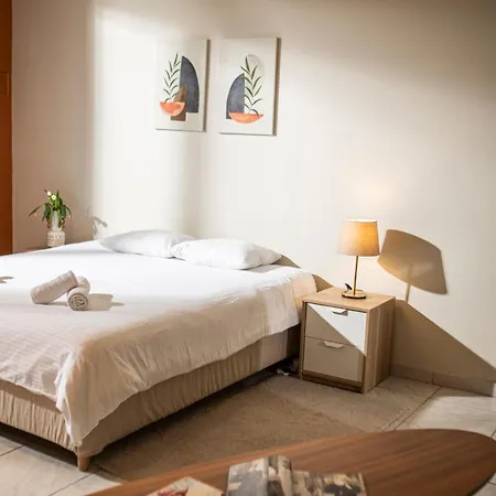 Spacious Located In The Pedestrian Zone *